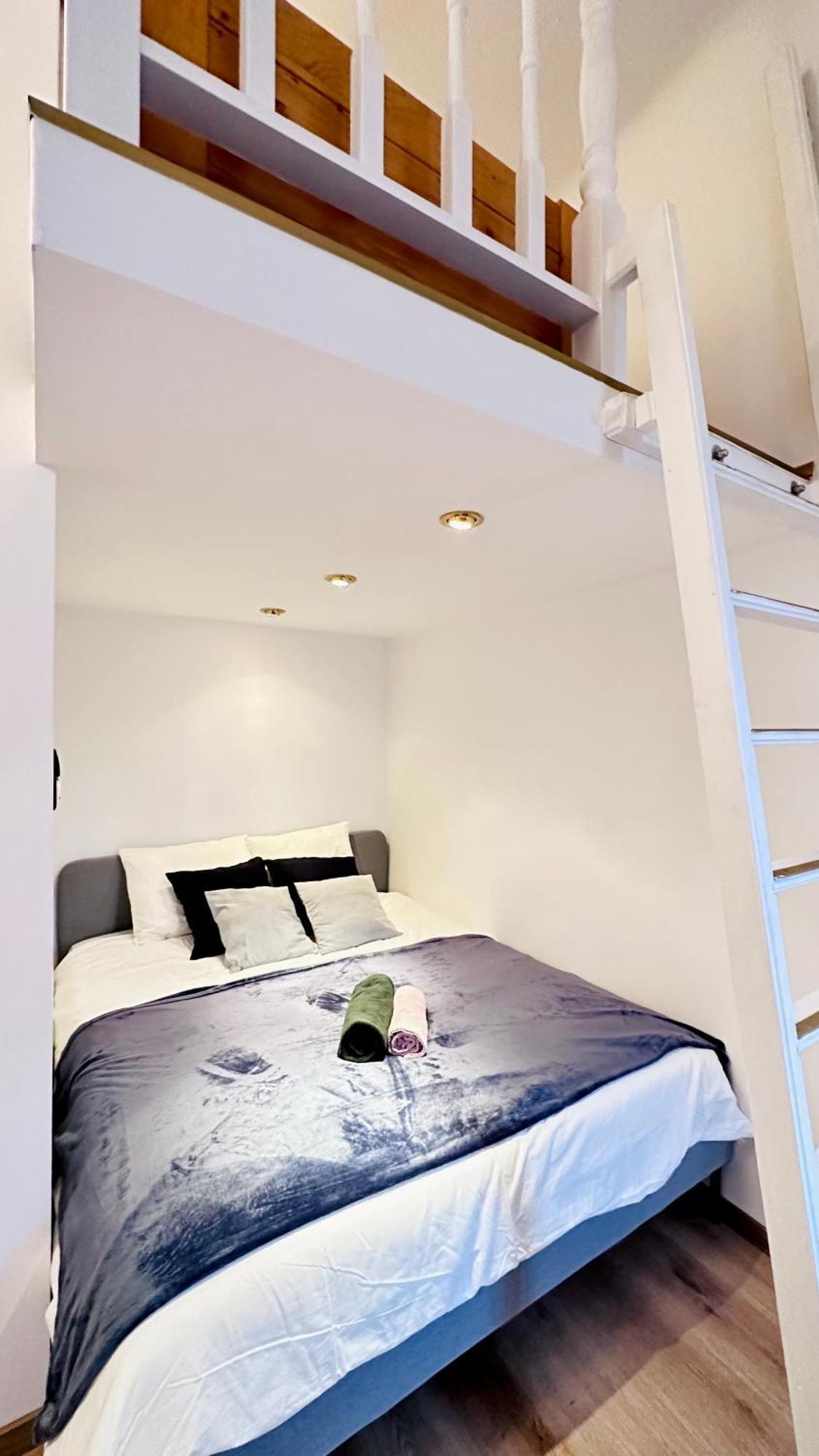Jozsef 18 Apartment - 5 Mins To New York Cafe, Budapest