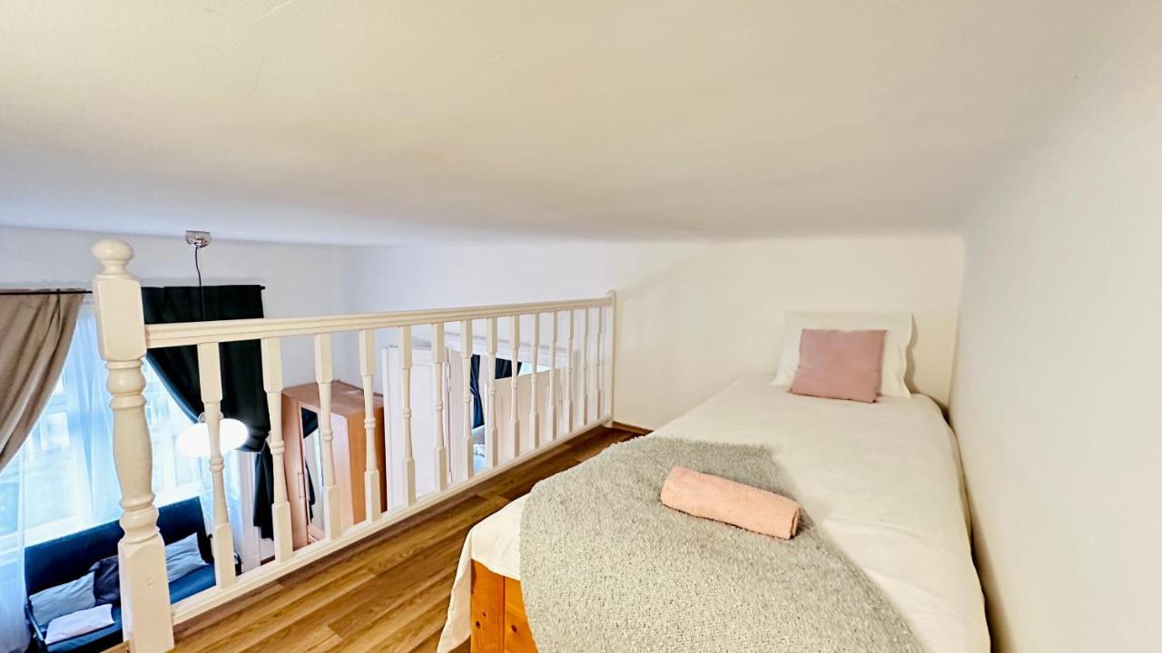 Jozsef 18 Apartment - 5 Mins To New York Cafe — Photos 1